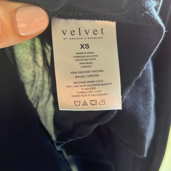 Velvet by Graham & Spencer Navy Blue Off-Shoulder Ruffle Peasant Top - Picture 4 of 5